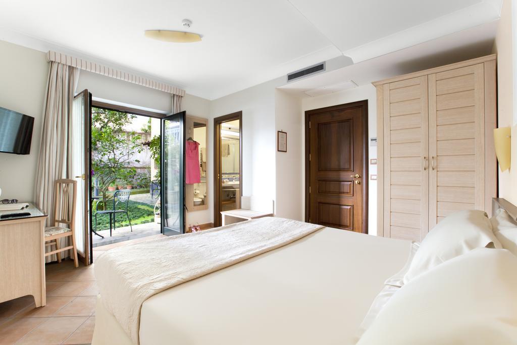 Relais Villa Angiolina Sorrento Exteriör bild