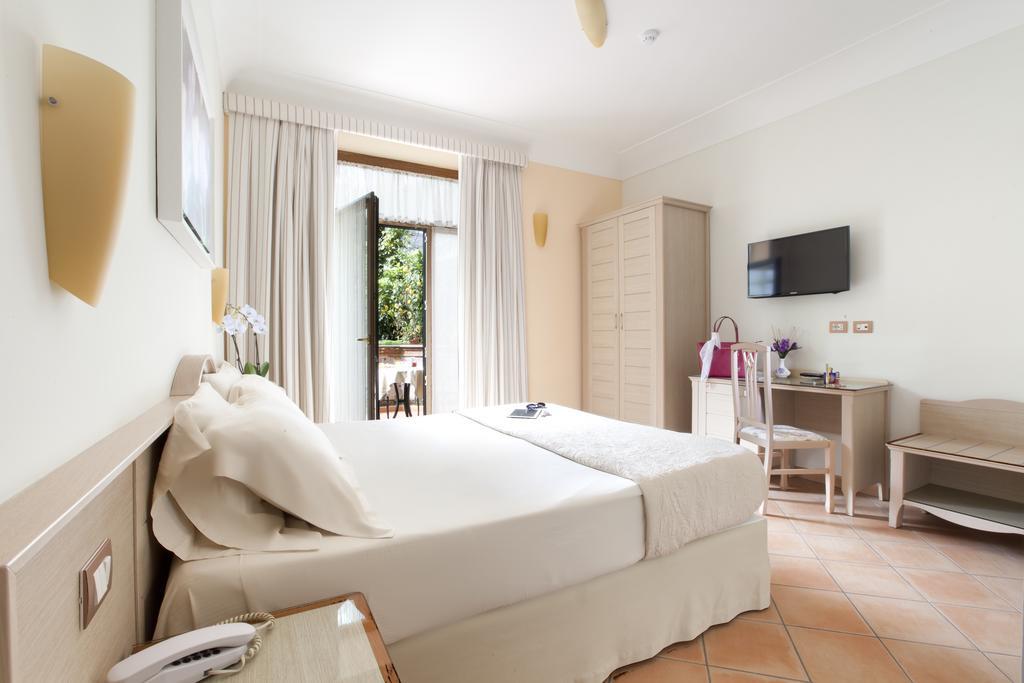 Relais Villa Angiolina Sorrento Exteriör bild