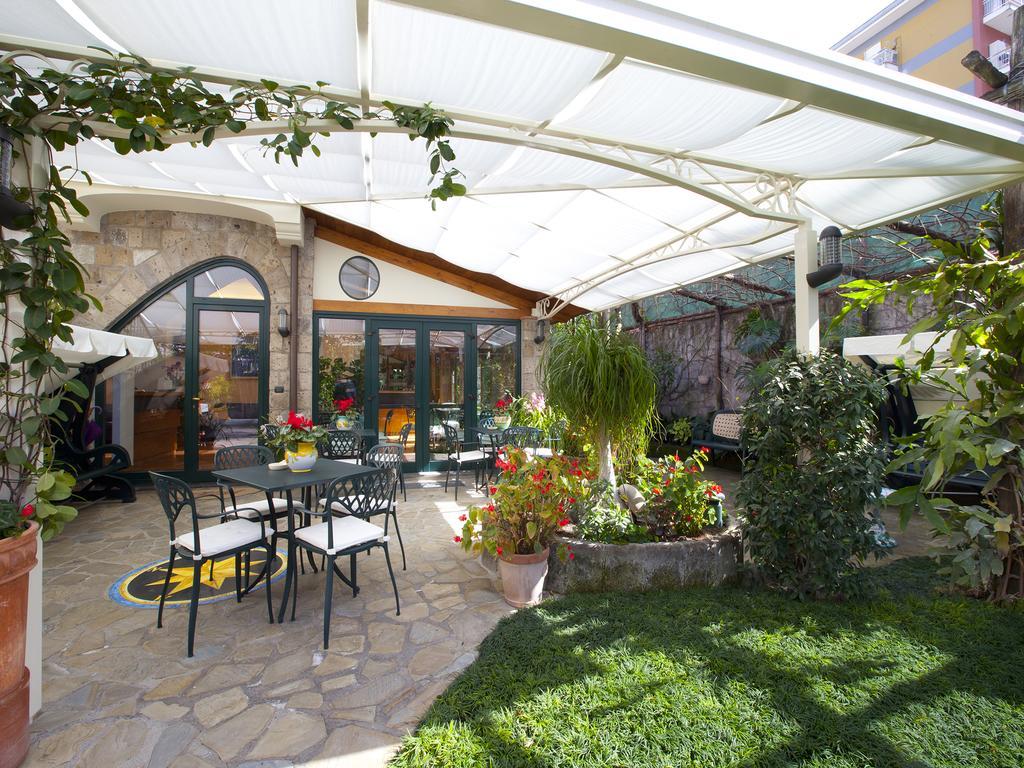 Relais Villa Angiolina Sorrento Exteriör bild