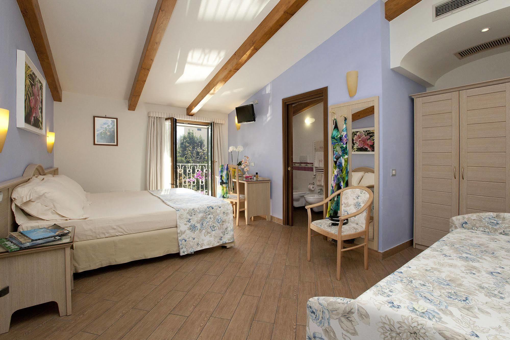 Relais Villa Angiolina Sorrento Exteriör bild