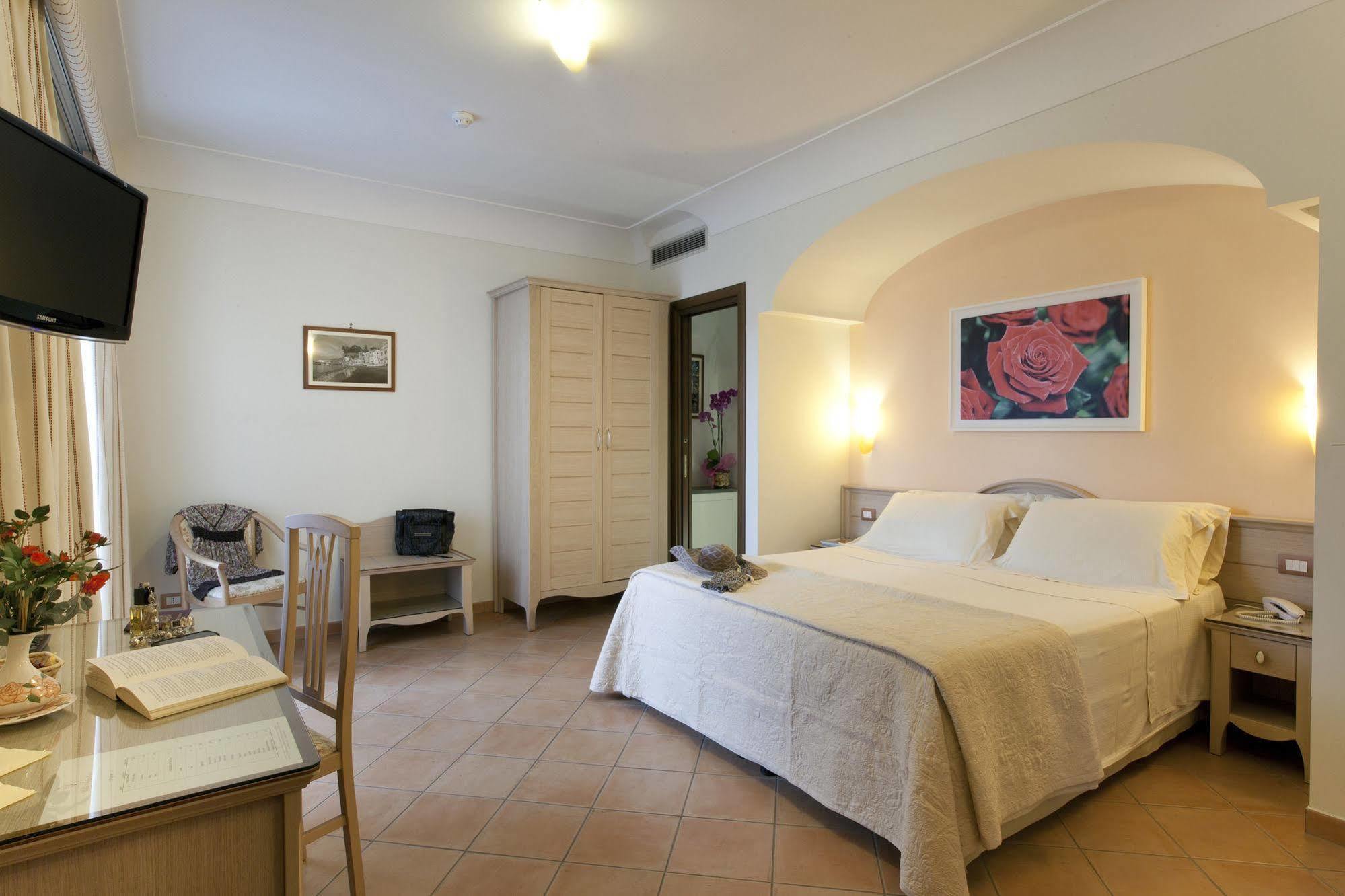 Relais Villa Angiolina Sorrento Exteriör bild