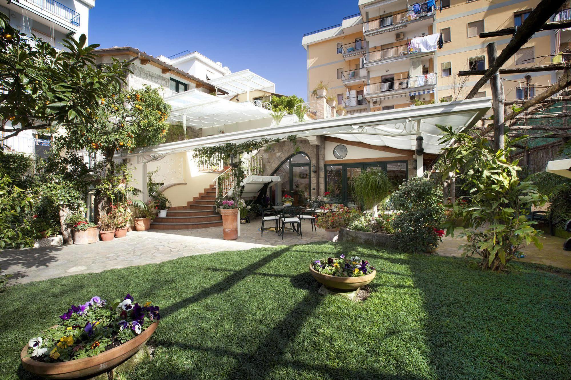 Relais Villa Angiolina Sorrento Exteriör bild