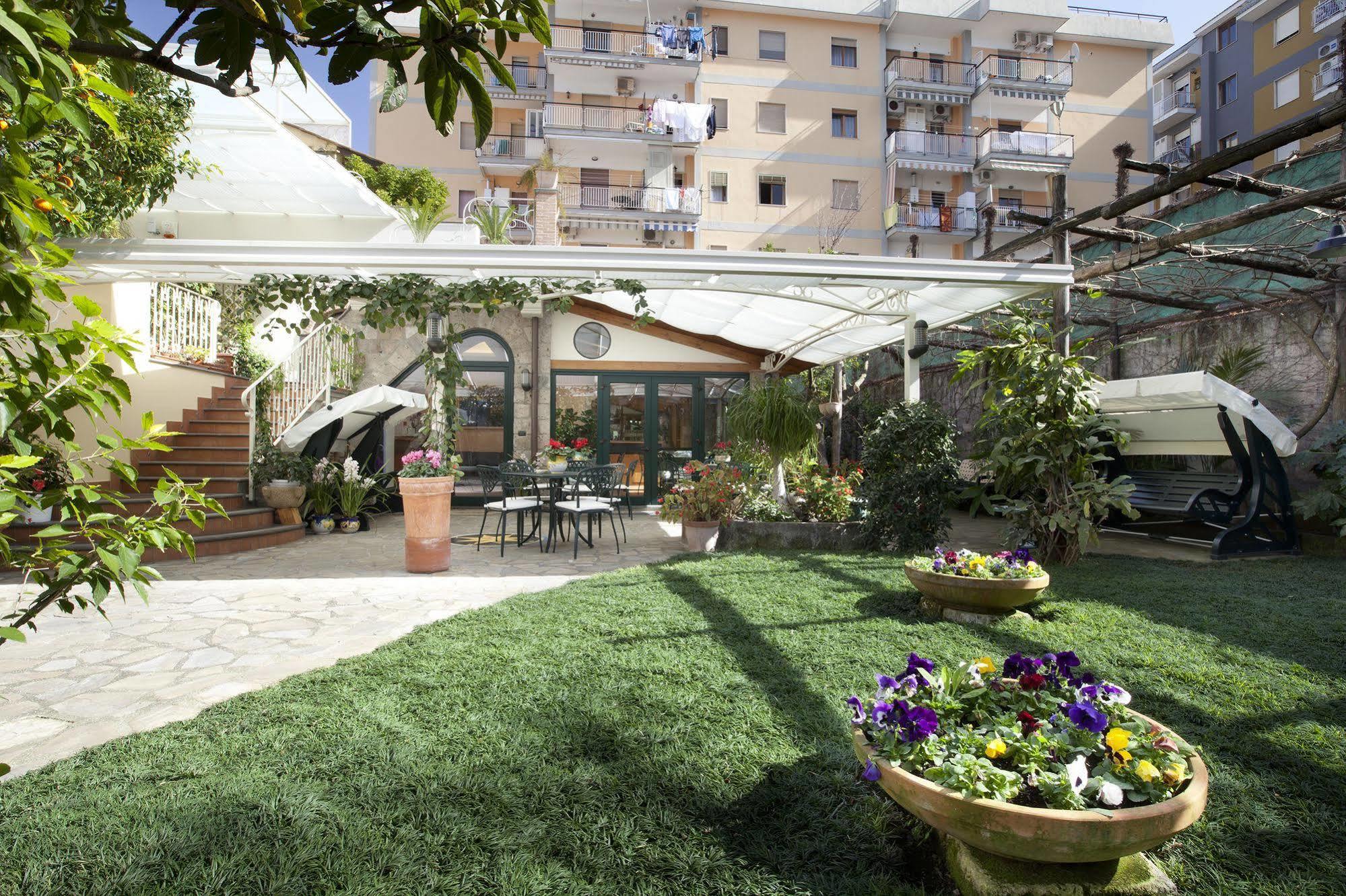 Relais Villa Angiolina Sorrento Exteriör bild