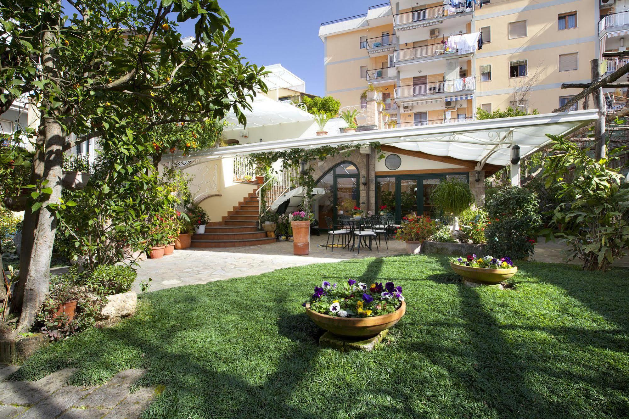 Relais Villa Angiolina Sorrento Exteriör bild