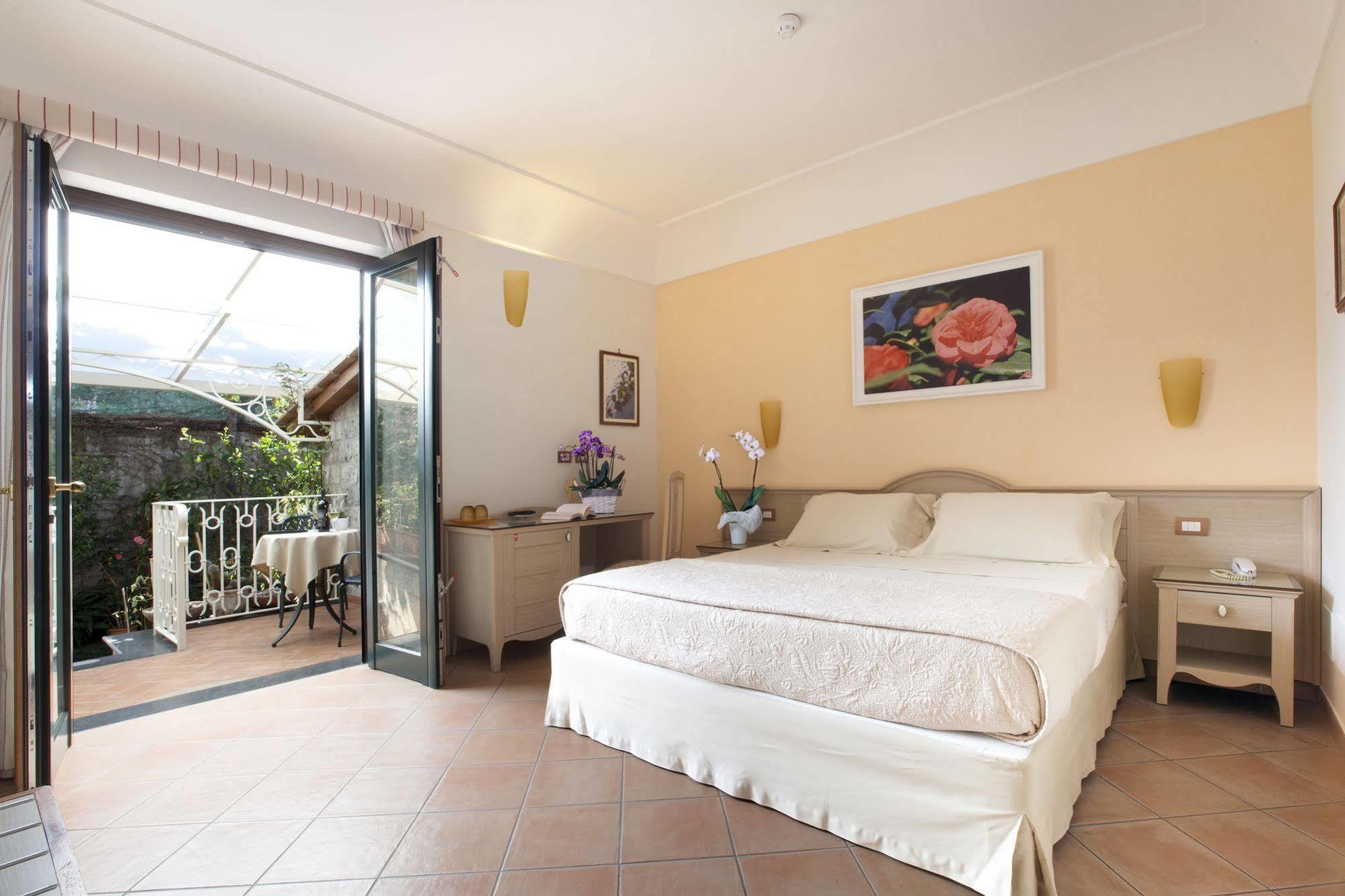 Relais Villa Angiolina Sorrento Exteriör bild