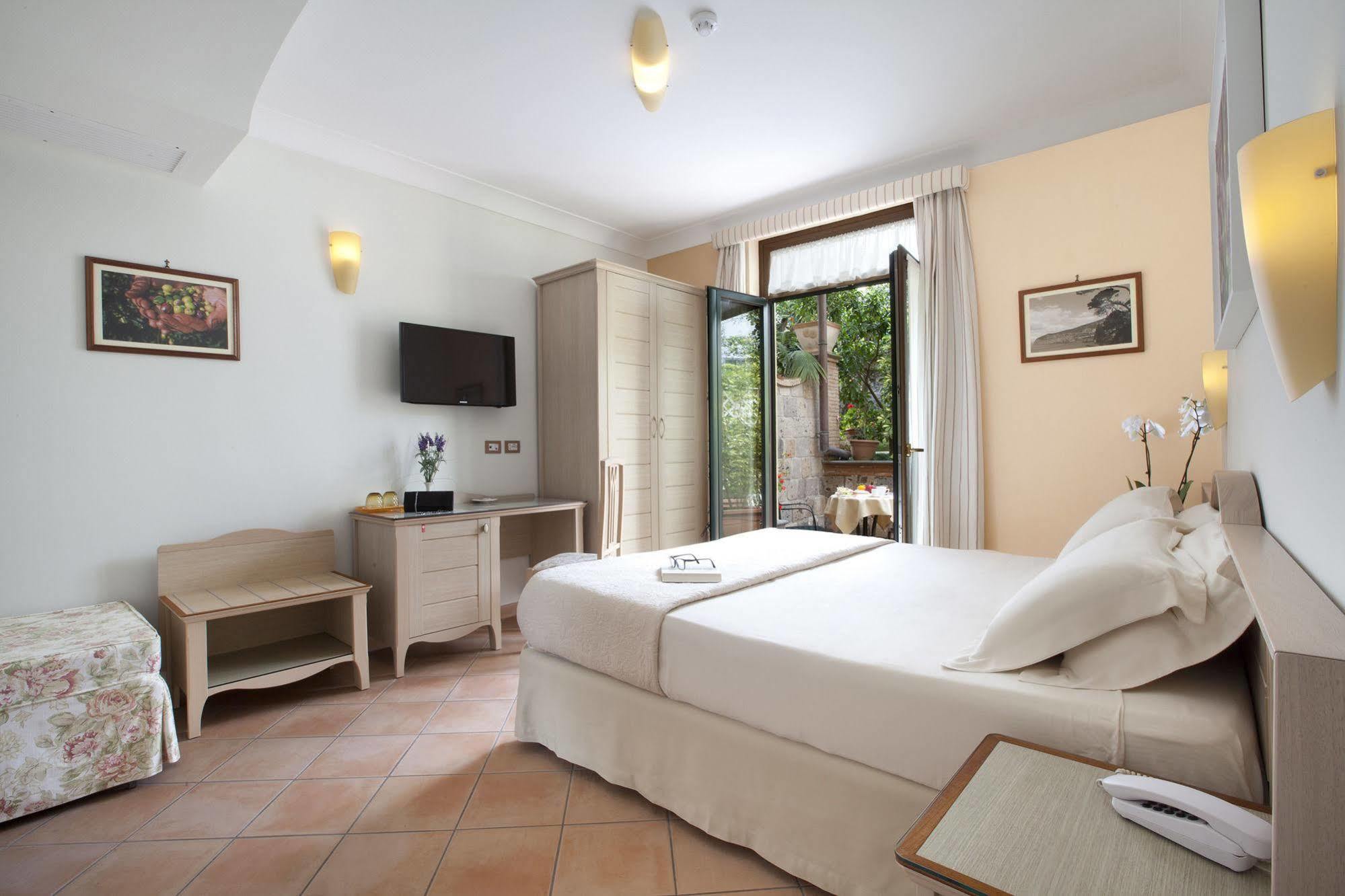 Relais Villa Angiolina Sorrento Exteriör bild